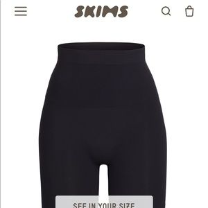 Skims Core Control Short Mid Thigh Size S/M